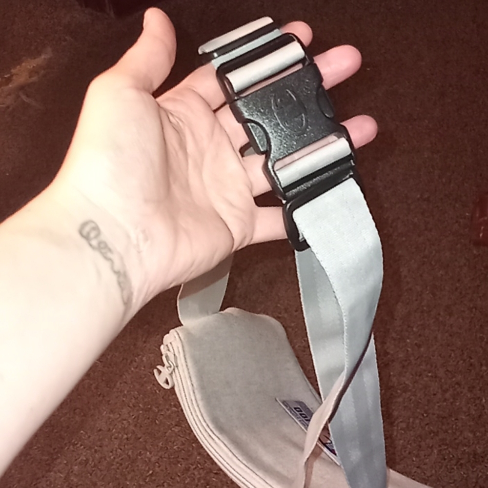 Champion fanny pack! - Picture 5 of 7